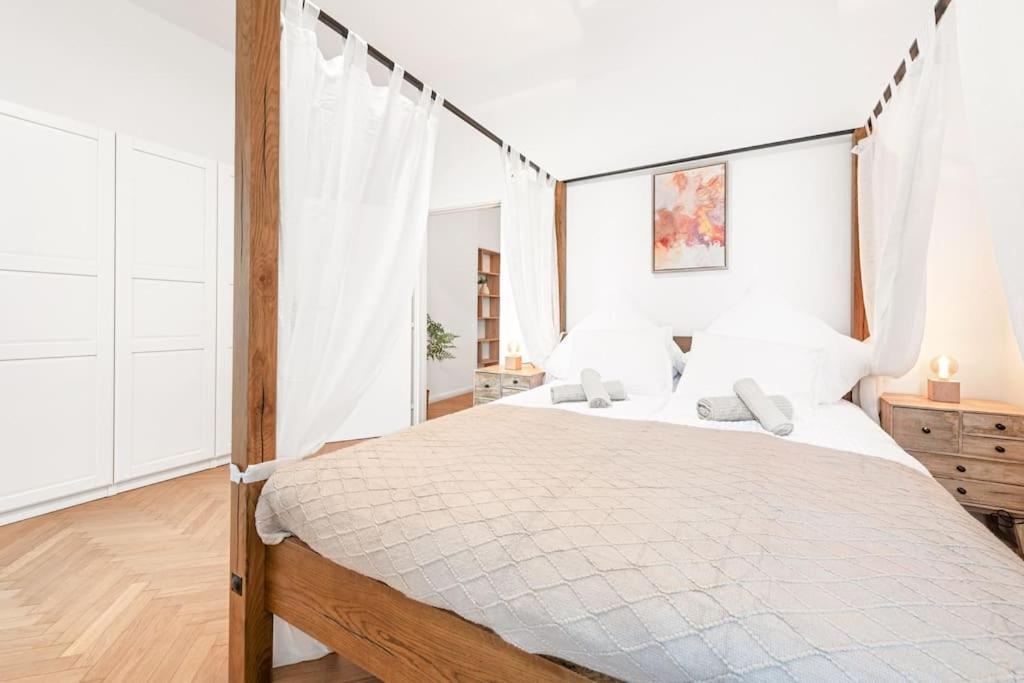 Cozy Apartment In Quiet Location, Fast Train Station 100M Away, Contactless Check-In 维也纳 外观 照片