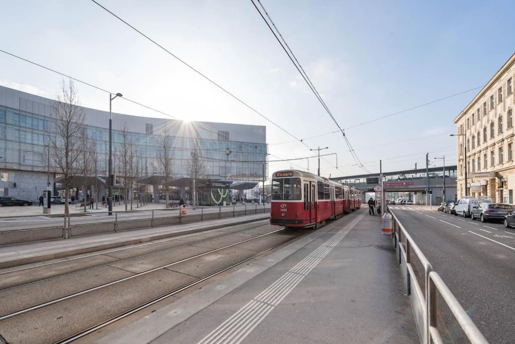 Cozy Apartment In Quiet Location, Fast Train Station 100M Away, Contactless Check-In 维也纳 外观 照片