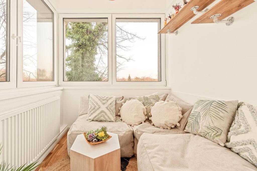 Cozy Apartment In Quiet Location, Fast Train Station 100M Away, Contactless Check-In 维也纳 外观 照片
